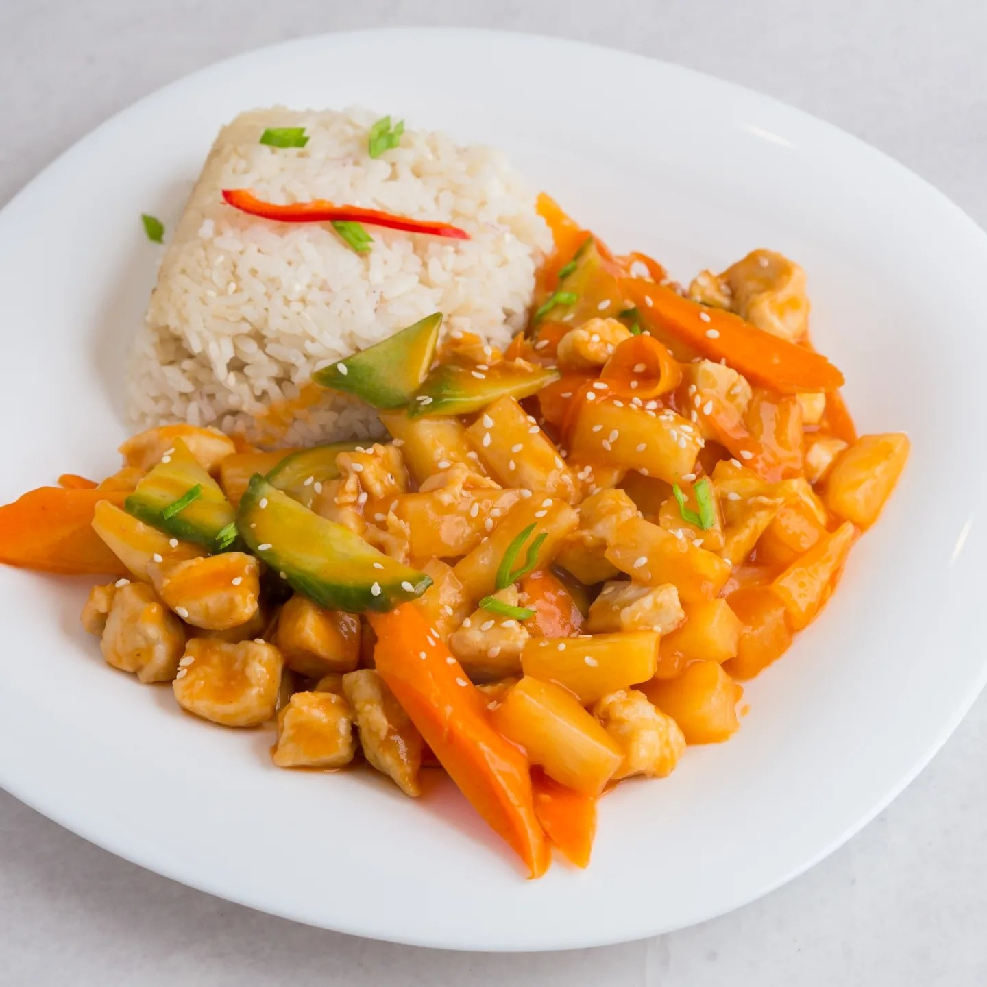 Piletina u Kari Sosu